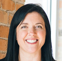 Portrait de Sophie Hartwell, responsable de l’assistance client au sein de l’équipe de service